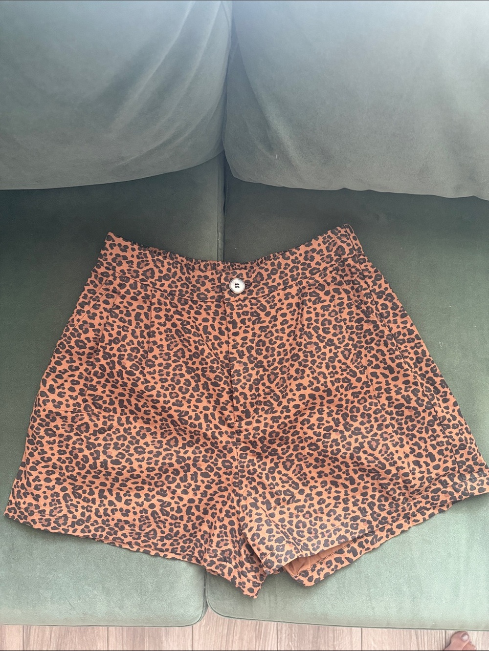 HALARA Brown Leopard Print High-Waist Shorts Sz Small